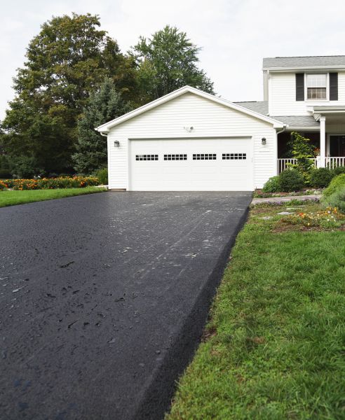 Cost of Blacktop Driveway Paving in Pleasanton